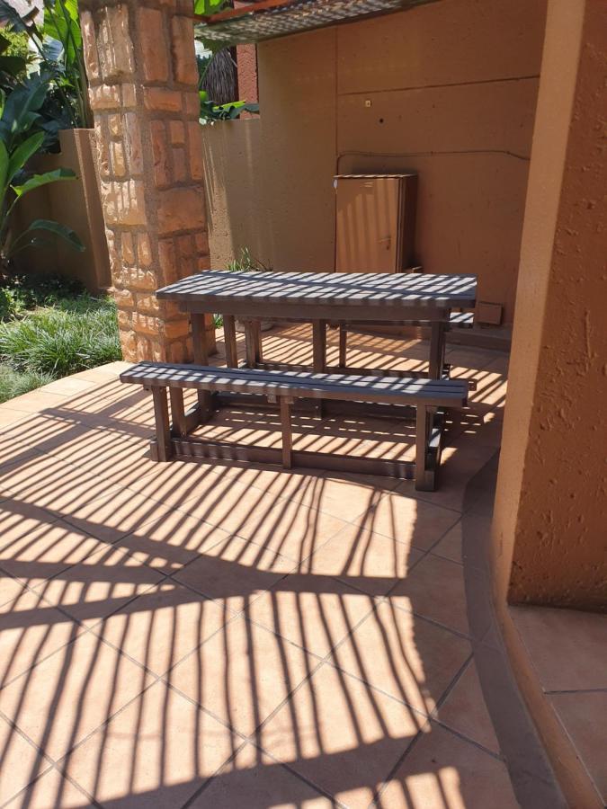 Merry Monte Casino Lodge House In Fourways Sandton Exterior foto